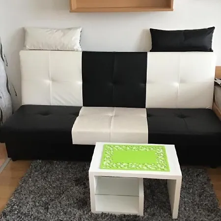 Apartman Alfa شقة *